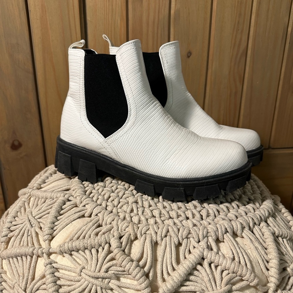 White and Black Women's Chelsea Boots